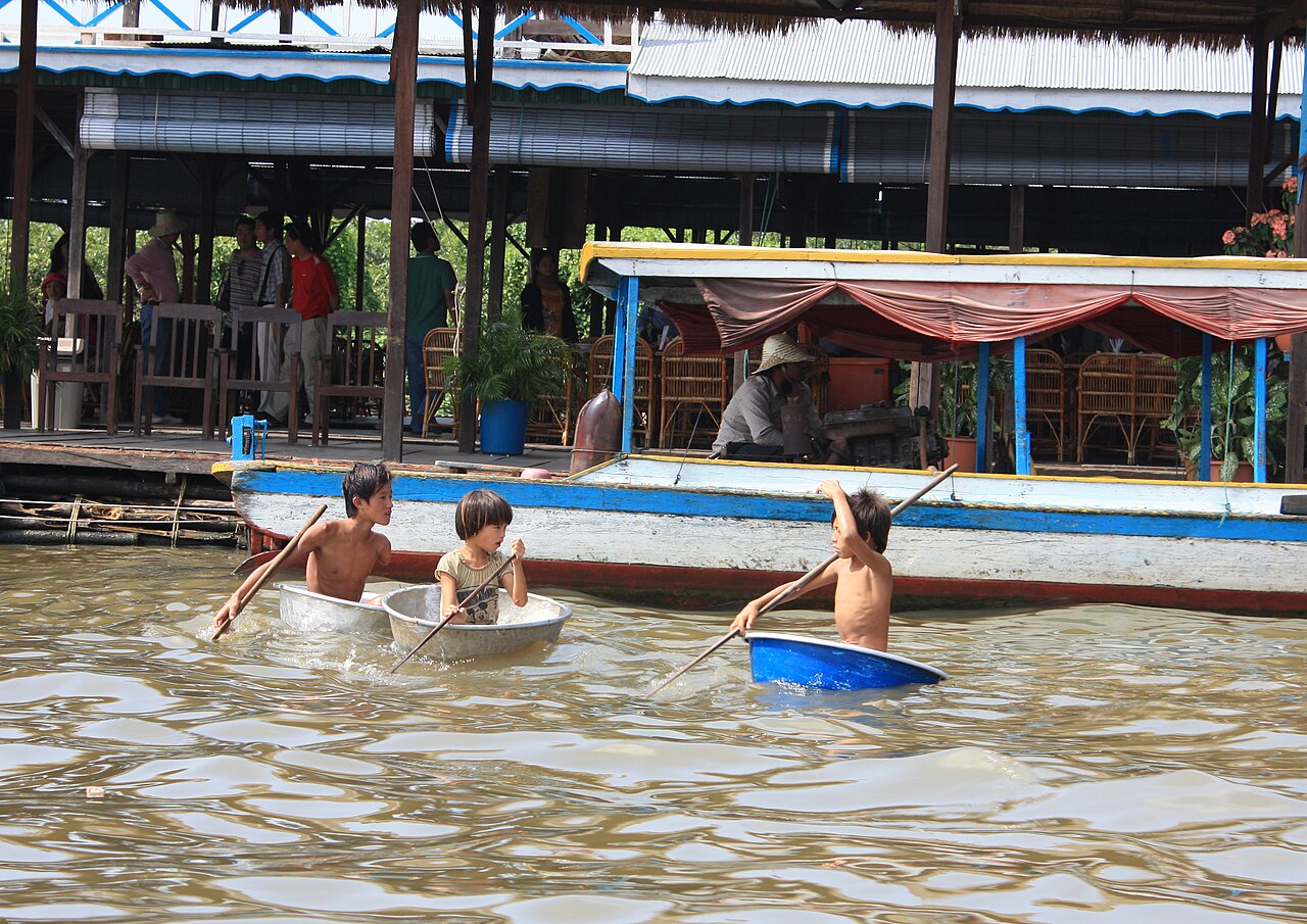 ភូមិបណ្ដែតទឹកចុងឃ្នៀស photo