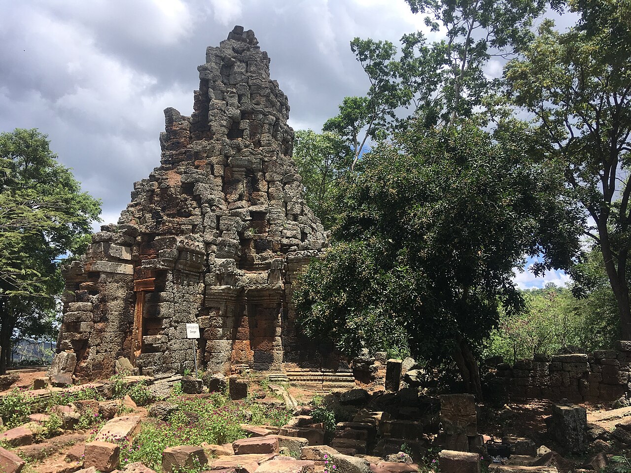 ប្រាសាទភ្នំបាណន់ photo